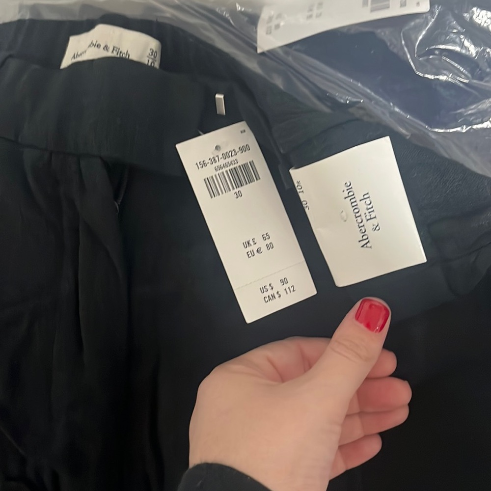 Size 30 black linen blend slacks from Abercrombie.